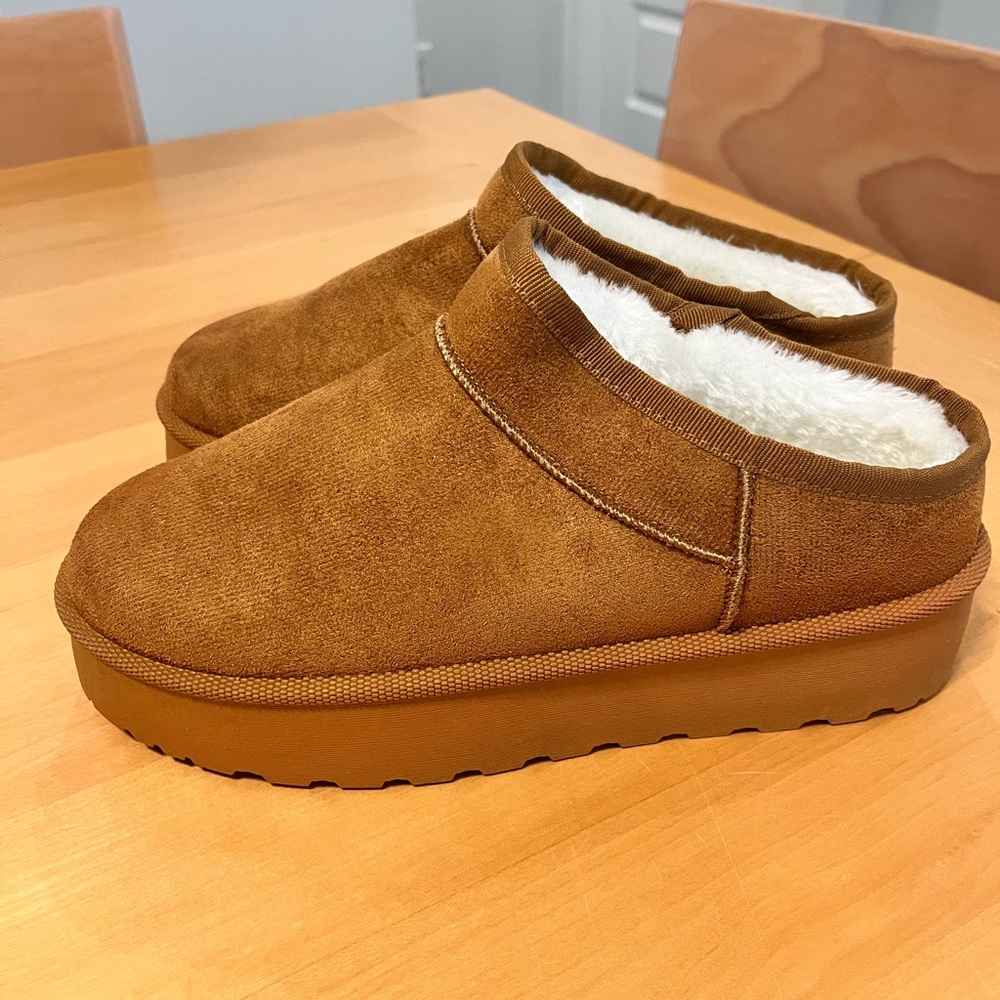 Tan Platform fur lined slippers in size 10